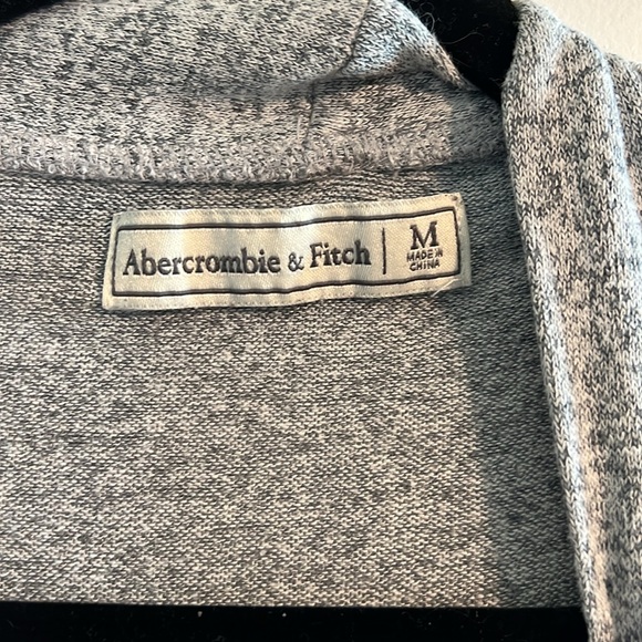Grey Abercrombie soft cardigan - Picture 2 of 3